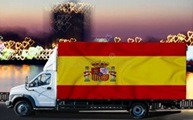 Wegtransportvrachtwagen en vlag van Spanje